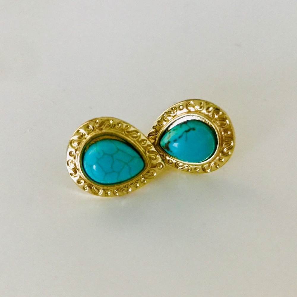 NWOT gold & turquoise teardrop stud earrings